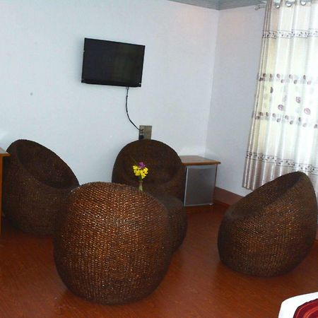 Myat Nan Taw Hotel Loikaw Bagian luar foto